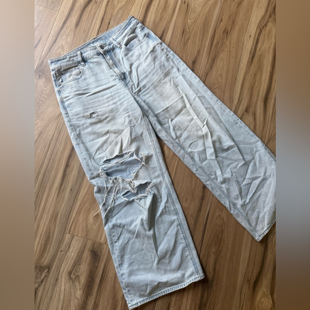 American Eagle Outfitters Light Blue Distressed Women's Flare Jeans Size 4 short